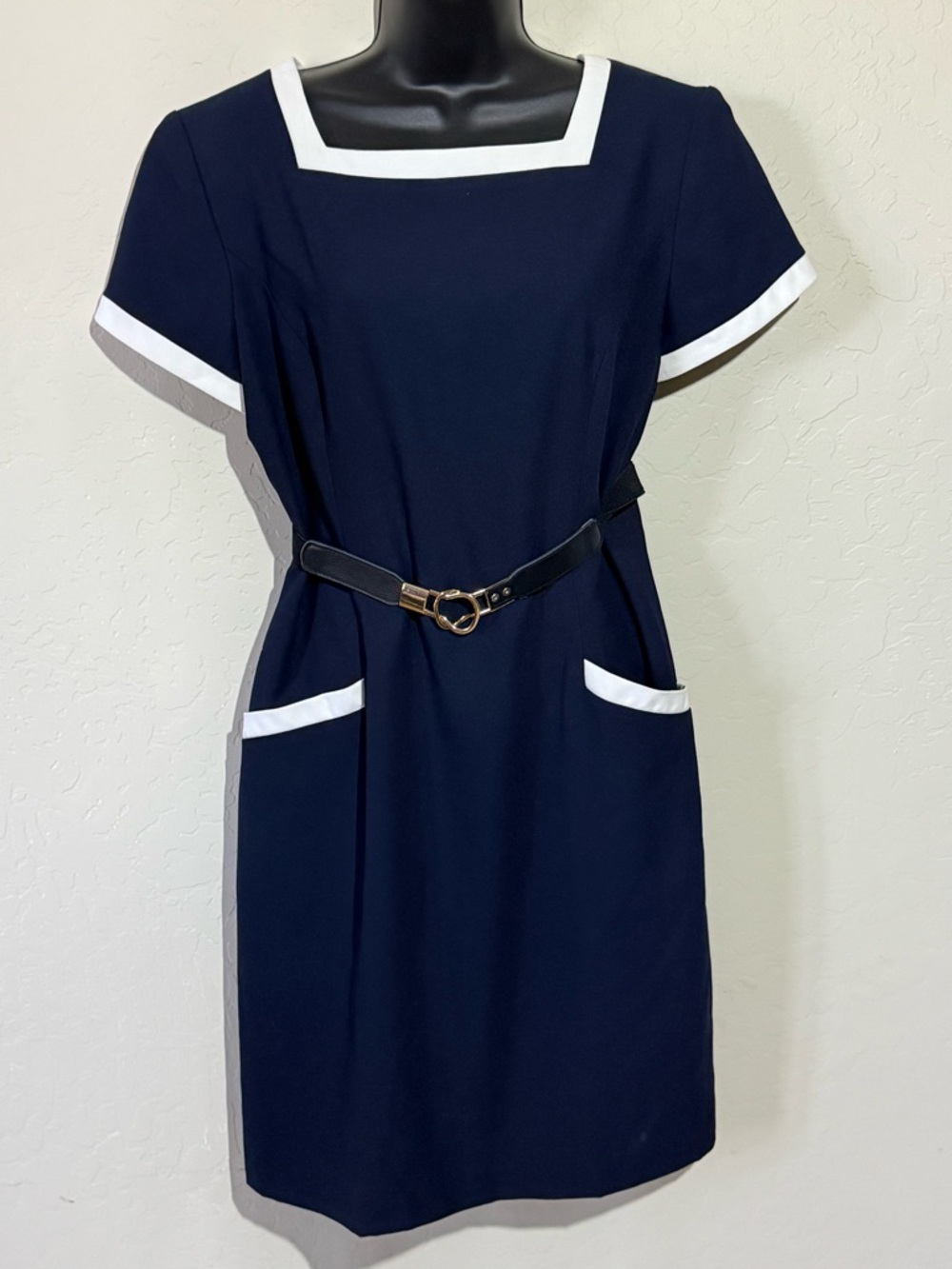Ann Taylor Navy Dress with White Contrast Trim Size 8 Professional Office